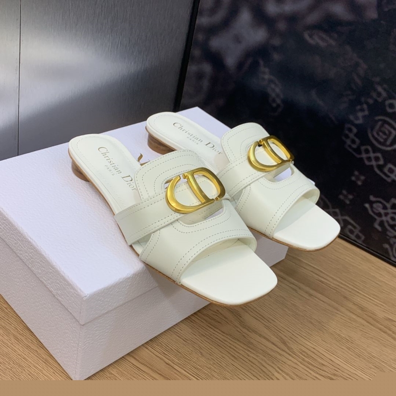 ch**an D*or slippers